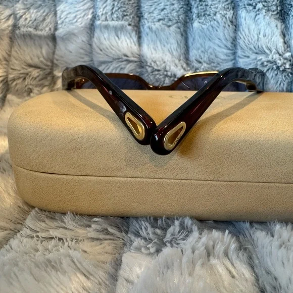 Chloe Brown sunglasses w/ Chloe case - Picture 4 of 7